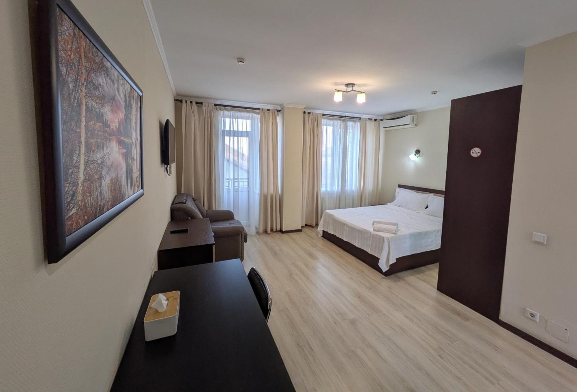 Lolo Hotel Кишинів Екстер'єр фото
