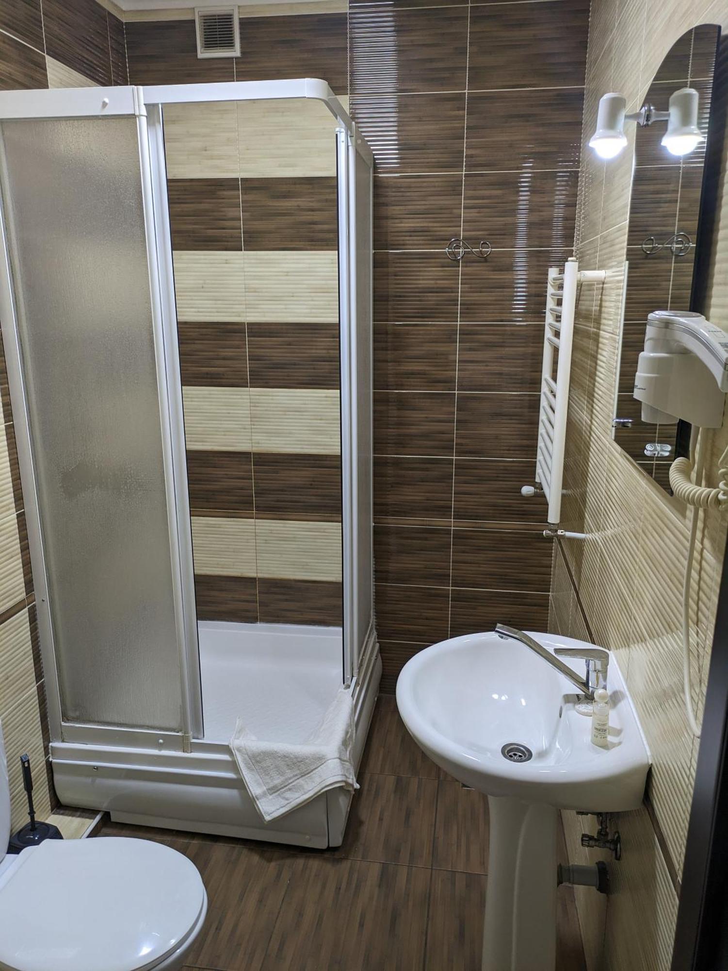 Lolo Hotel Кишинів Екстер'єр фото