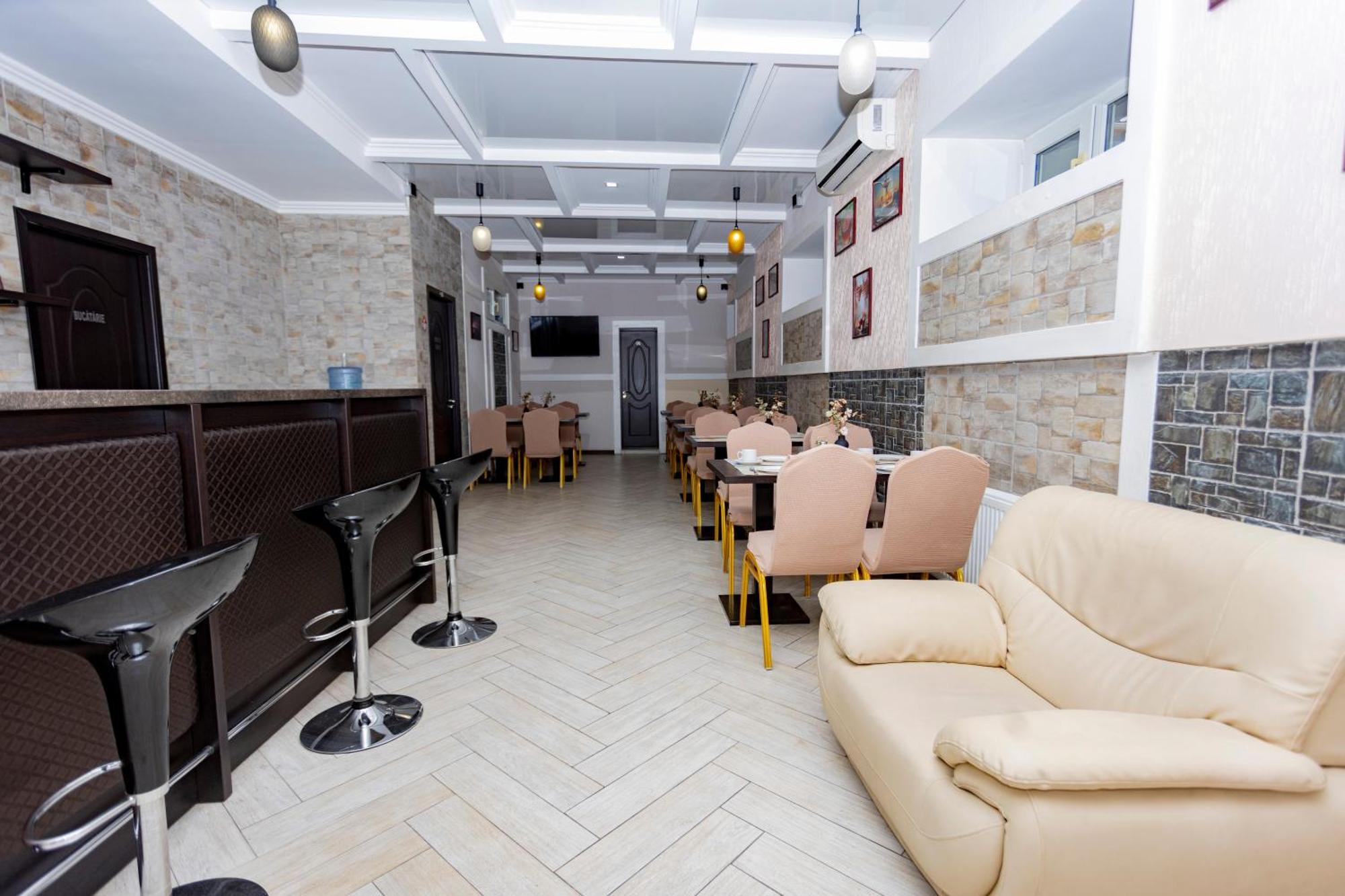 Lolo Hotel Кишинів Екстер'єр фото